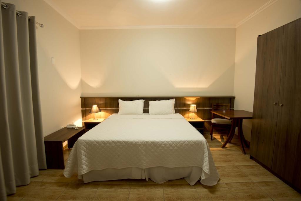 Quarto com Cama de Casal ou 2 de Solteiro - Edifício Principal